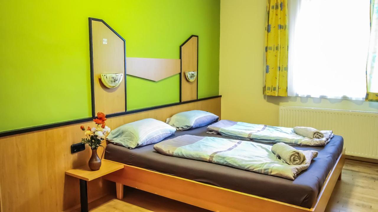 Private Double Bed Room With Bathroom Viena Exterior foto