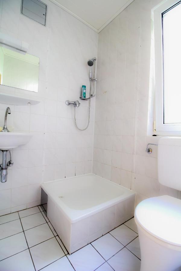 Private Double Bed Room With Bathroom Viena Exterior foto