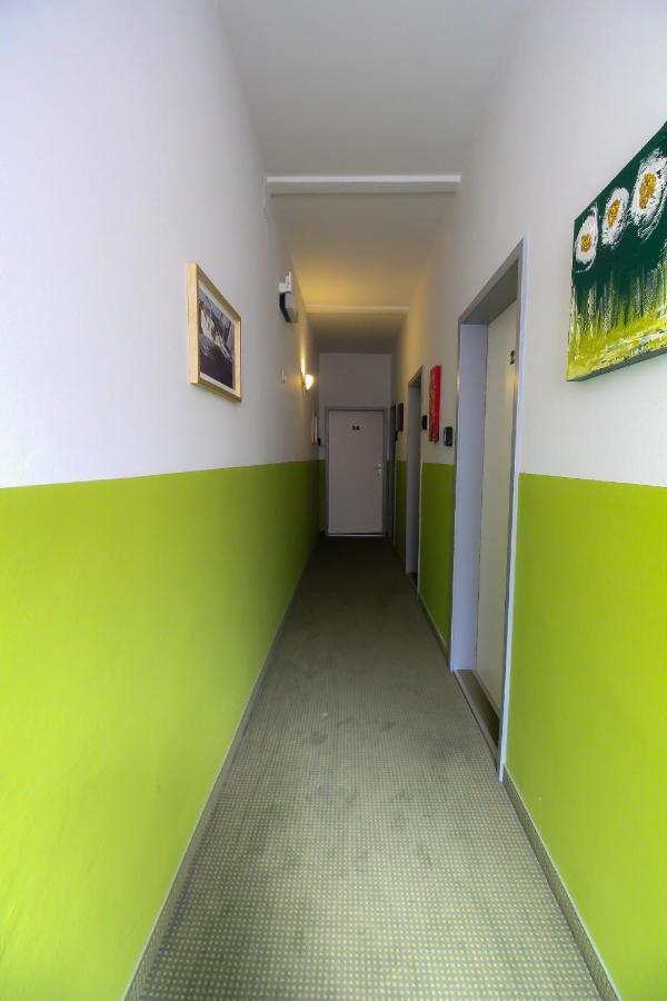 Private Double Bed Room With Bathroom Viena Exterior foto
